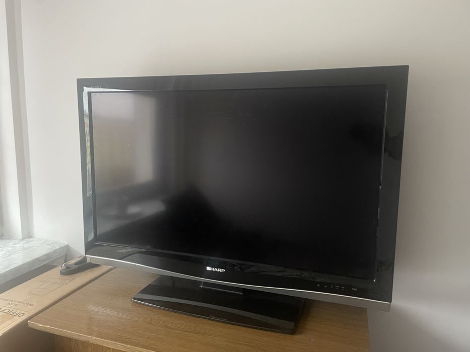 Duży Telewizor SHARP 42 cale