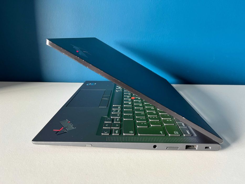 ThinkPad X1 Yoga Gen 6 - i5-1145G7/16GB RAM/256GB NVMe/Teclado PT-PT