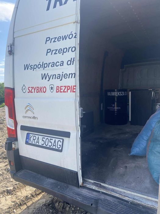 Przeprowadzki / Przewóz rzeczy / Wynajem busa
