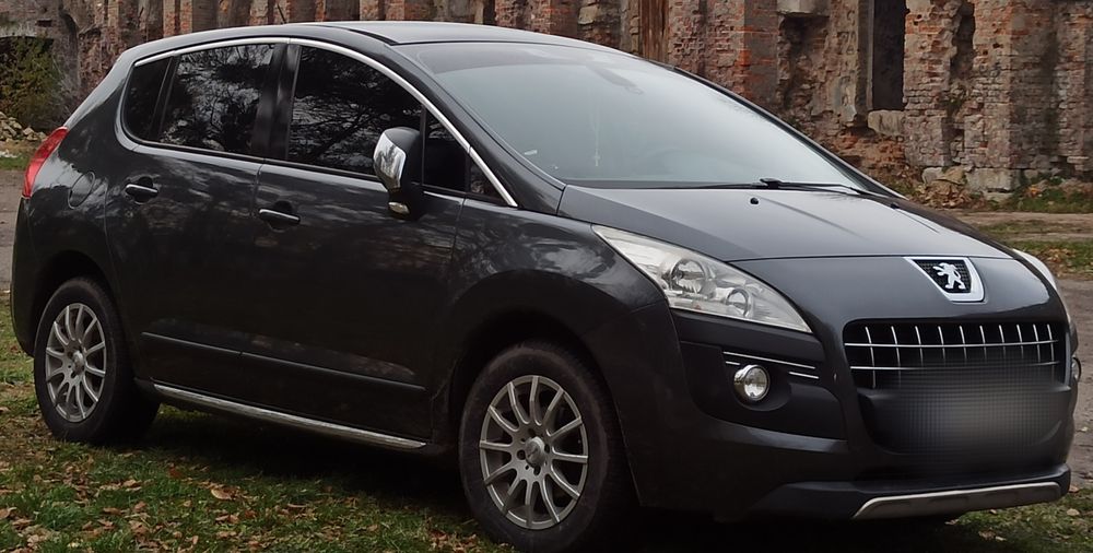 Автомобіль Пежо 3008