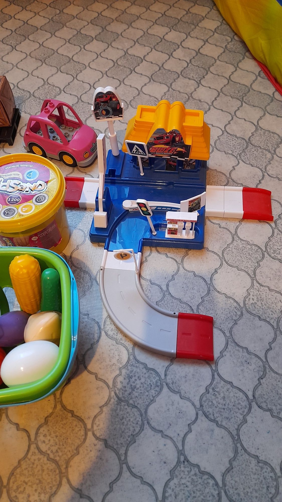 Продам набор детских игрушек