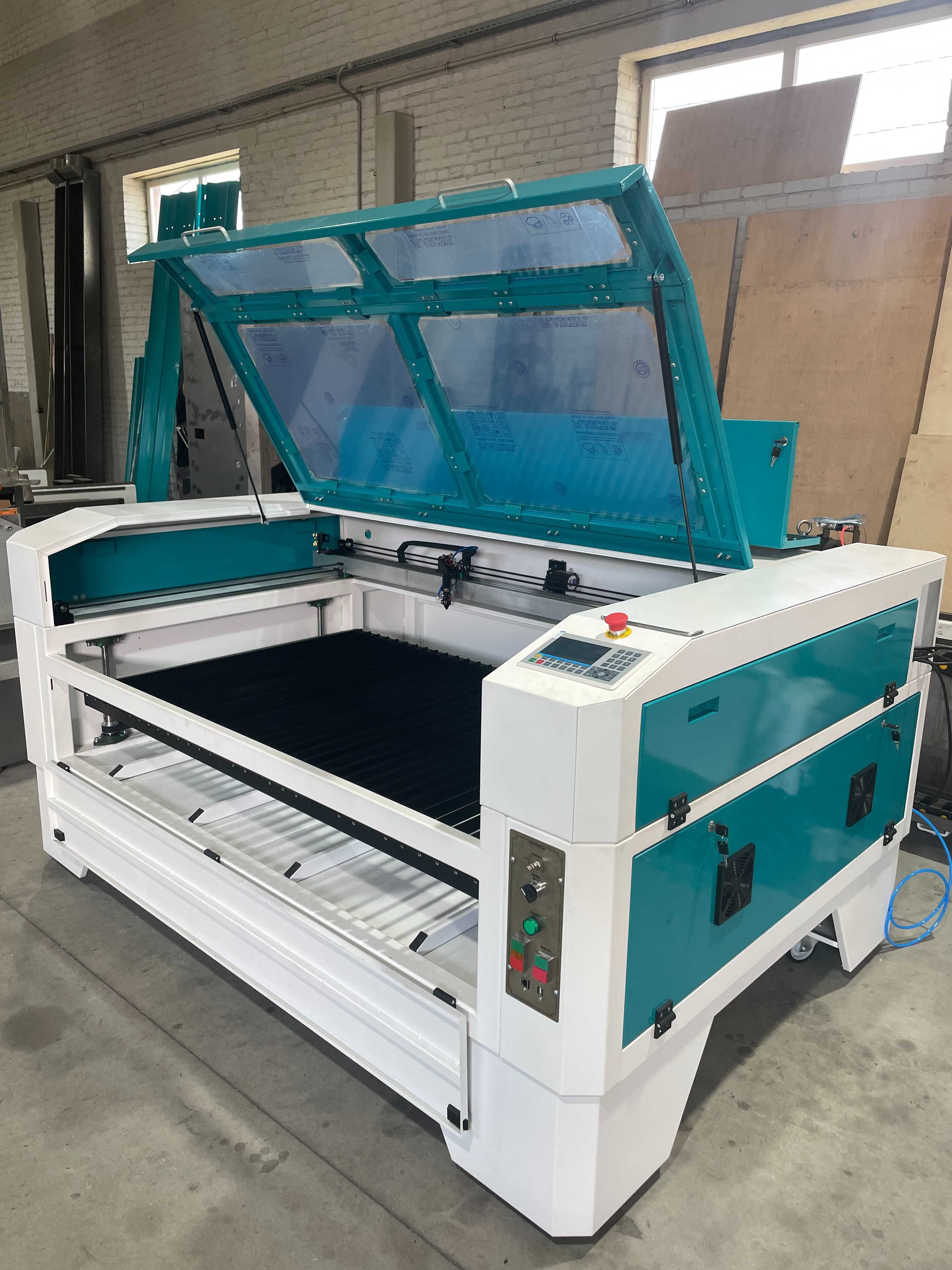 Лазерний CO2 верстат з ЧПУ 1300x900мм Dominant CNC