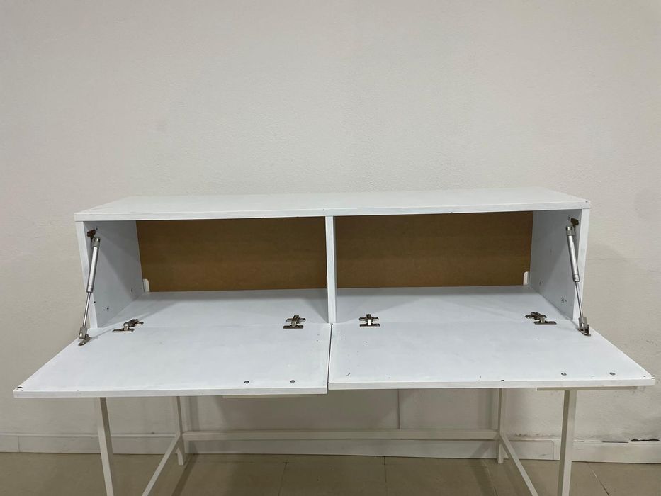 Aparador branco usado