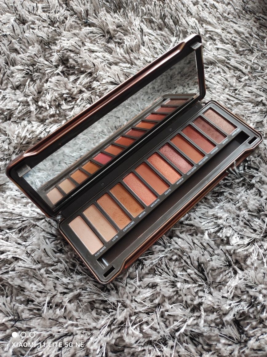 Paleta cieni Eveline Cosmetics Charming Mocha