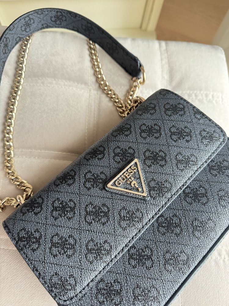 Сумка Guess оригінал в ідеальному стані