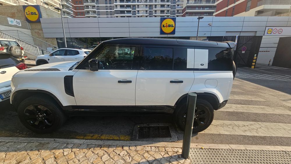 Land Rover Defender 2.0 P400e 110 AWD S