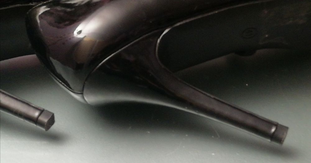 Buty na wysokim obcasie, lakierki