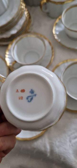 Porcelana zloto Furstenbeeg zestaw obiadowo kawowy na 12 osób