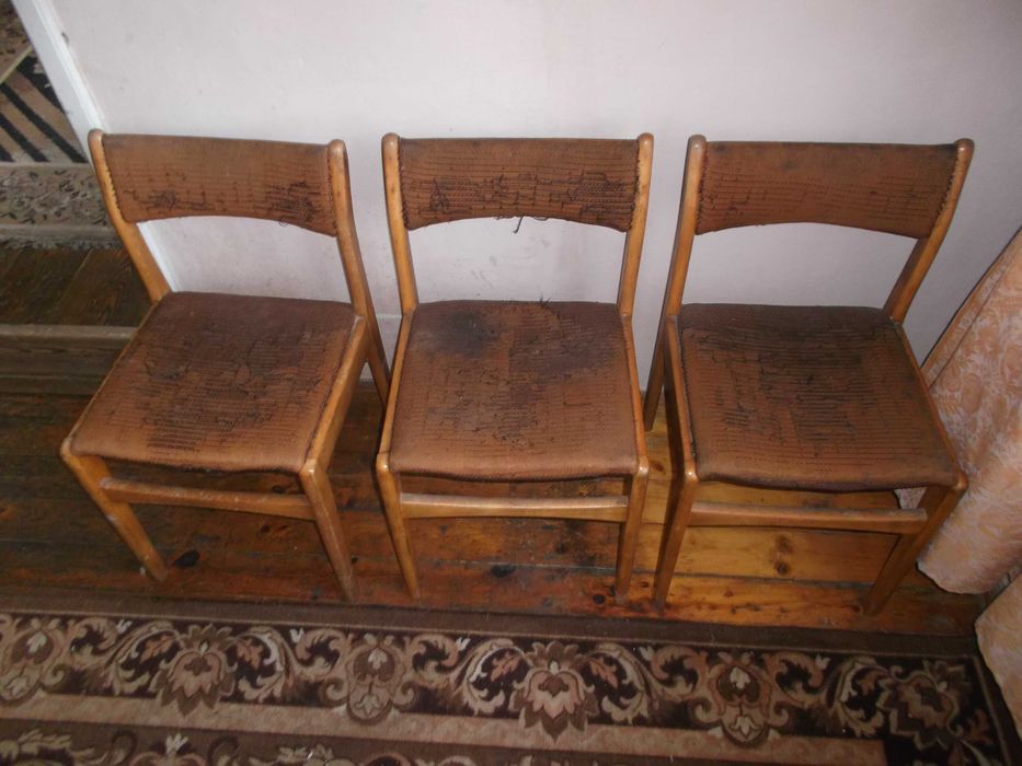 Stare wygodne krzesła tapicerowane do kuchni / pokoju 3 szt.