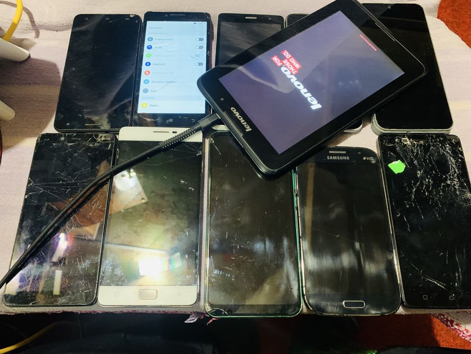 Продам лот смартфонов