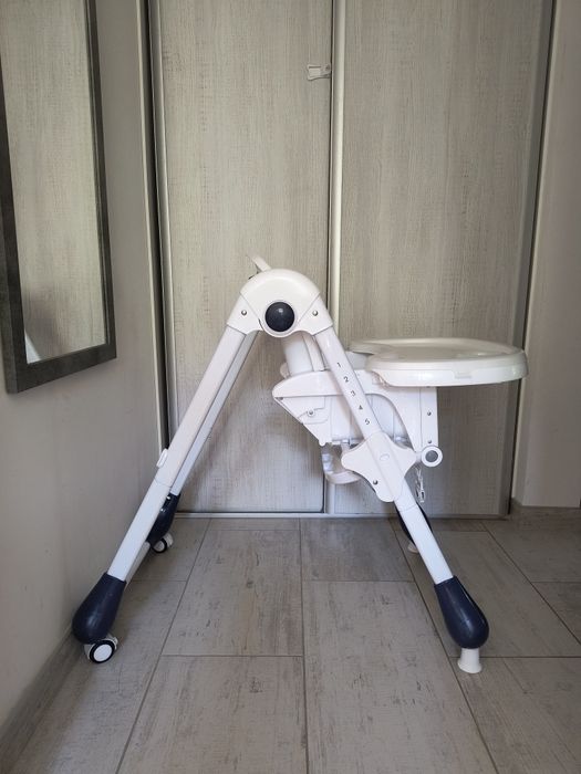 Fotelik do karmienia marki Smiki