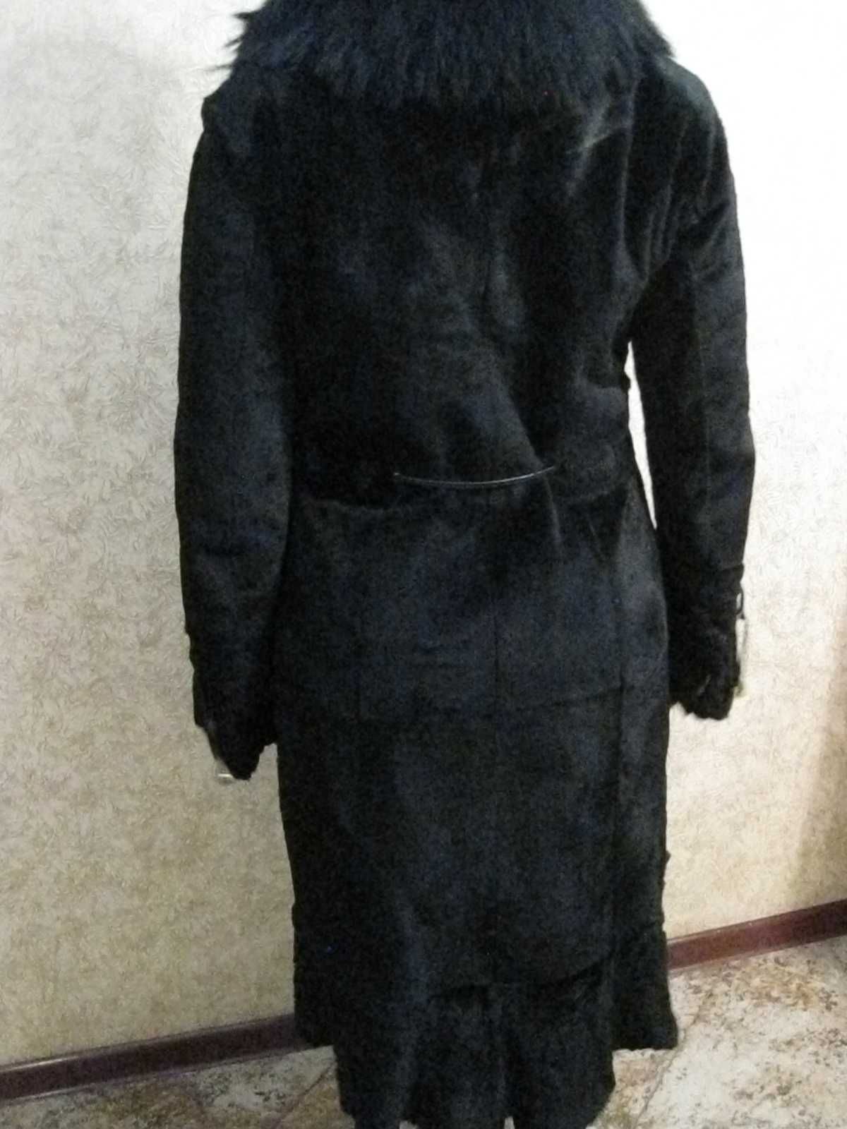 дизайнерское  cтильное пальто натуральная лама стриженная р 46-48