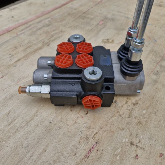 Гідророзподільник 2Р40 з фіксацією