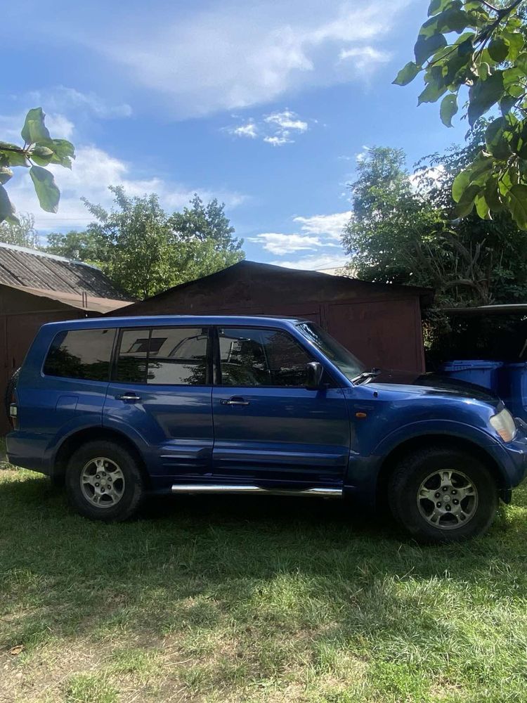 Mitsubishi Pajero 2000