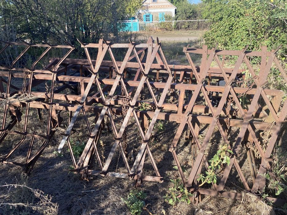 Трактор ЮМЗ-6 і культиватор