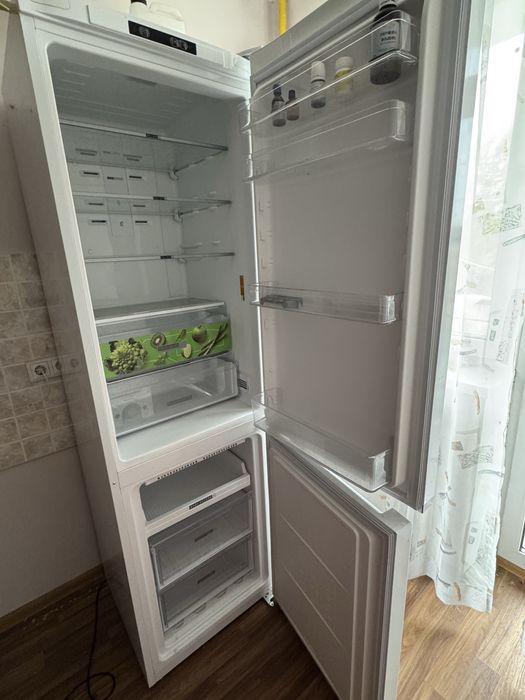 Продам холодильник Whirlpool