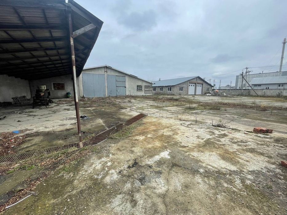 Продається майновий комплекс 3000 м.кв.  с. Мамаївці