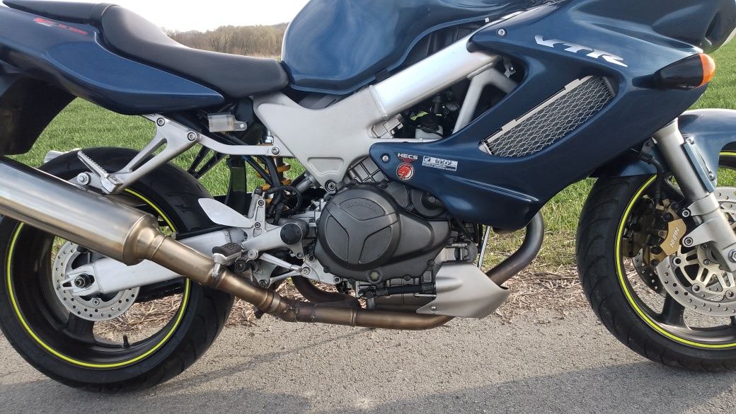 Honda vtr 1000 f