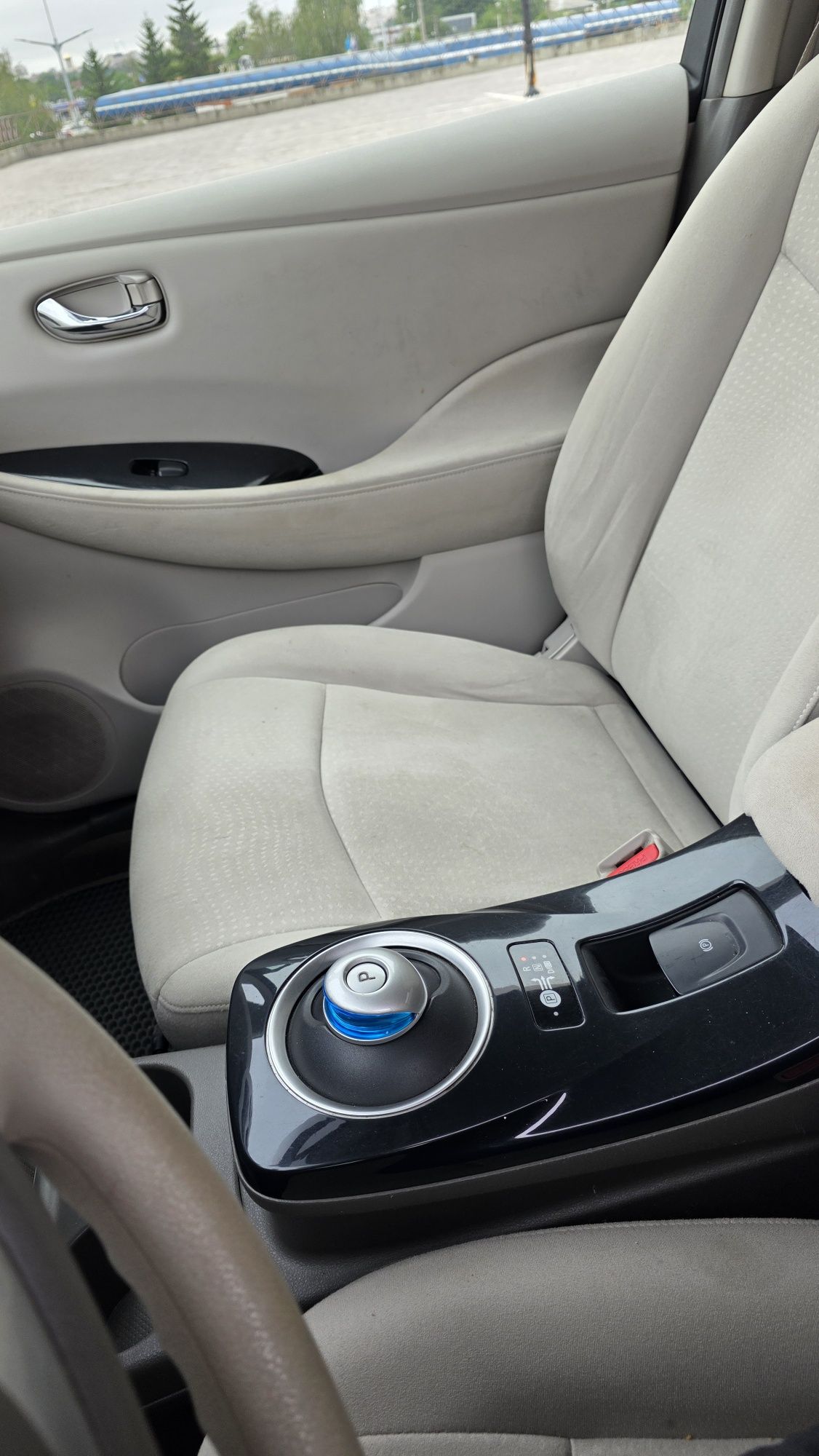 Nissan Leaf 2012