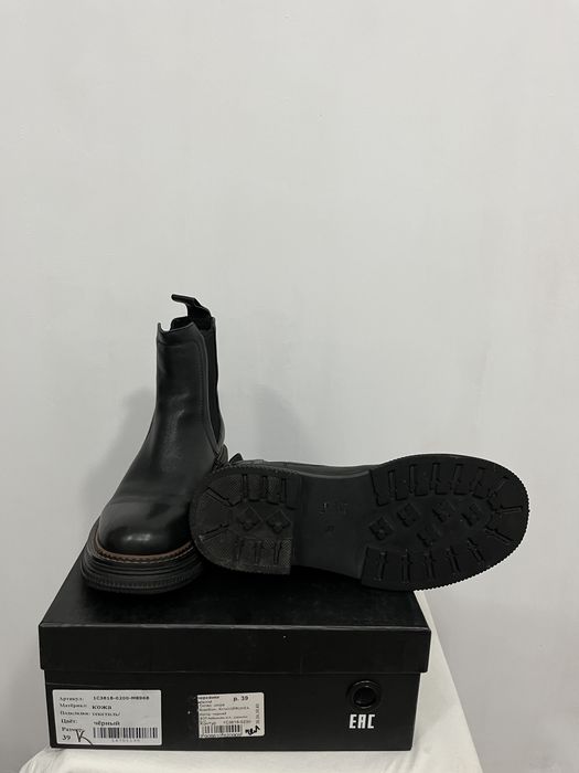 Жіночі шкіряні черевики челсі