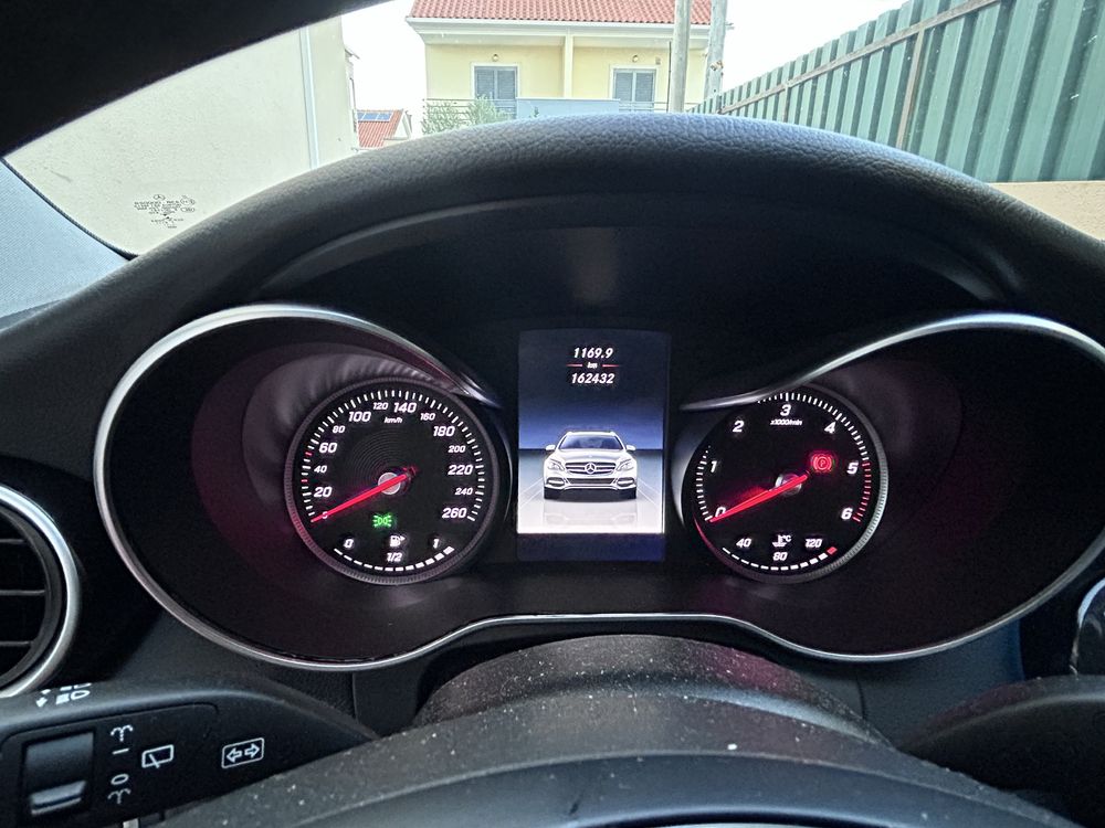 Carrinha Mercedes C220 cinzenta, excelente estado