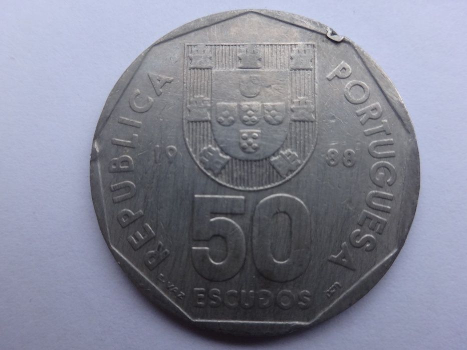 Moedas de 20 escudos e 50 escudos