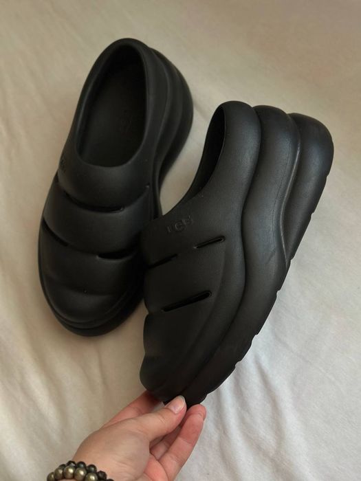 Сабо UGG Sport Yeah Clog чорні шльопанці 40-39розмір