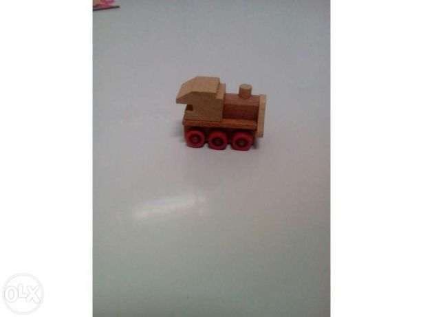 Comboio miniatura em madeira