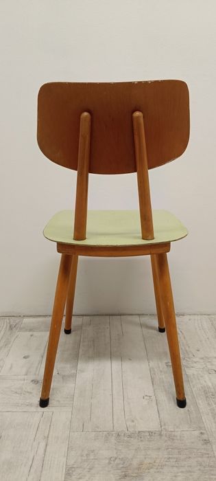 stół kuchenny vintage z krzesłami do jadalni  Czechosłowacja lata 60te