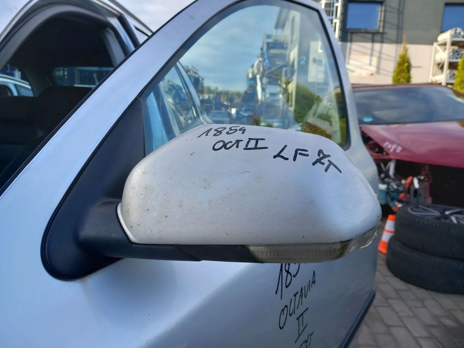 SKODA OCTAVIA II  LUSTERKO LEWE PRZEDNIE LEWY PRZÓD KOLOR: LF7T