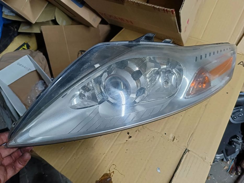 Ford Mondeo MK IV  Lampa przednia lewa Xenon kompletna