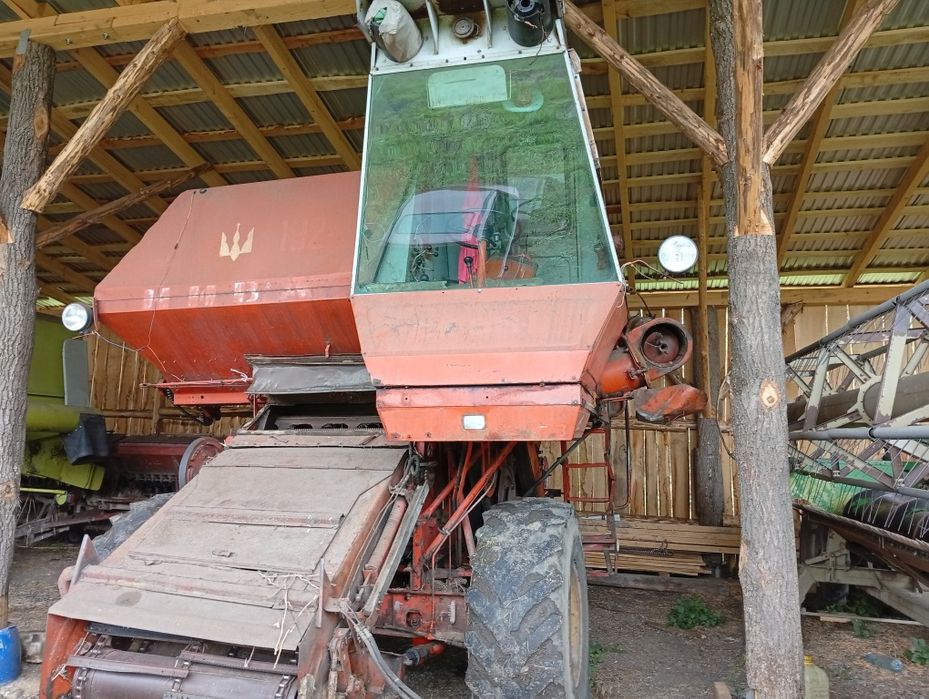 Продається комбайн по запчастинах