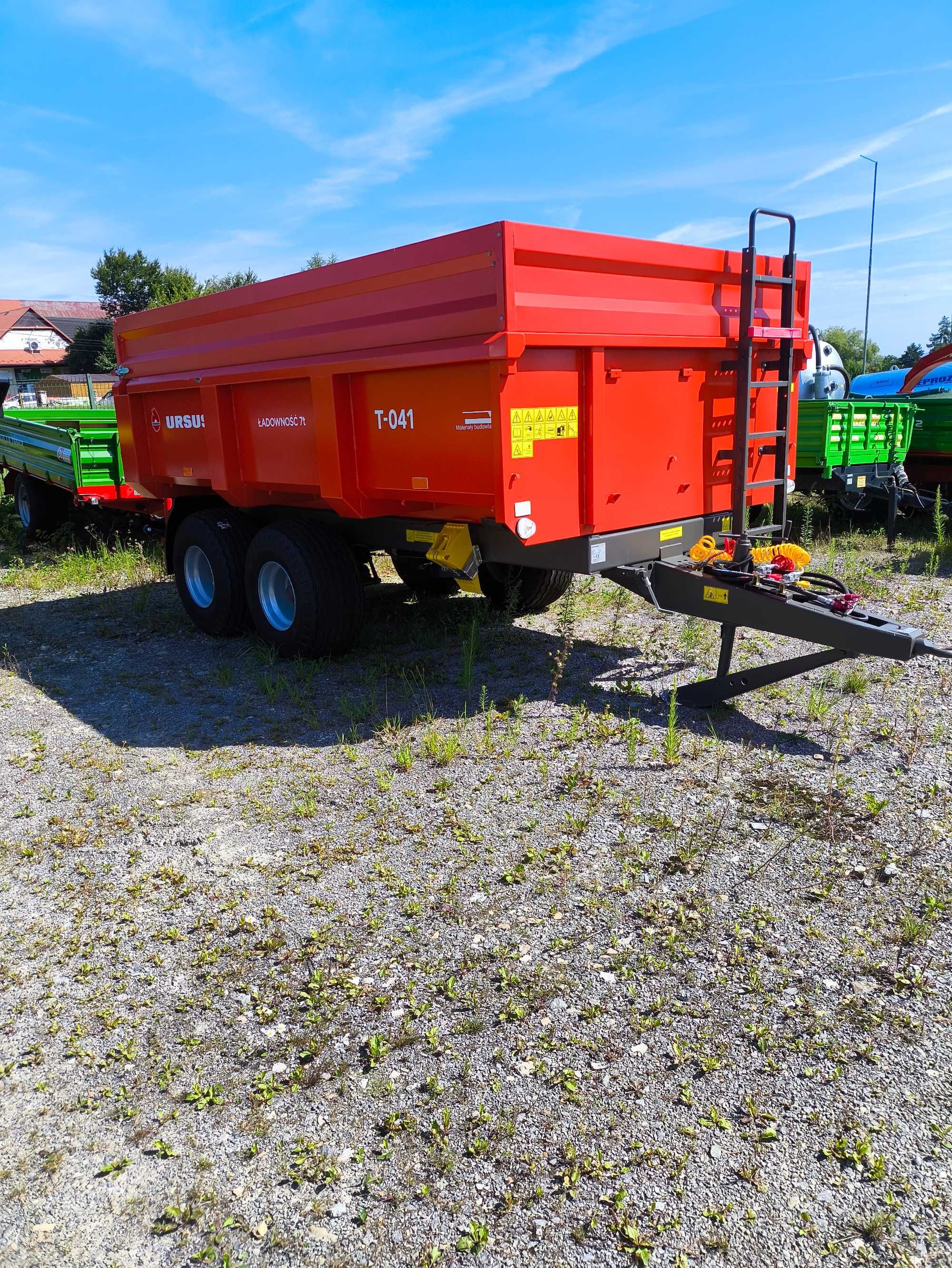 Przyczepa tandem, skorupowa Ursus T-041 z nadstawami