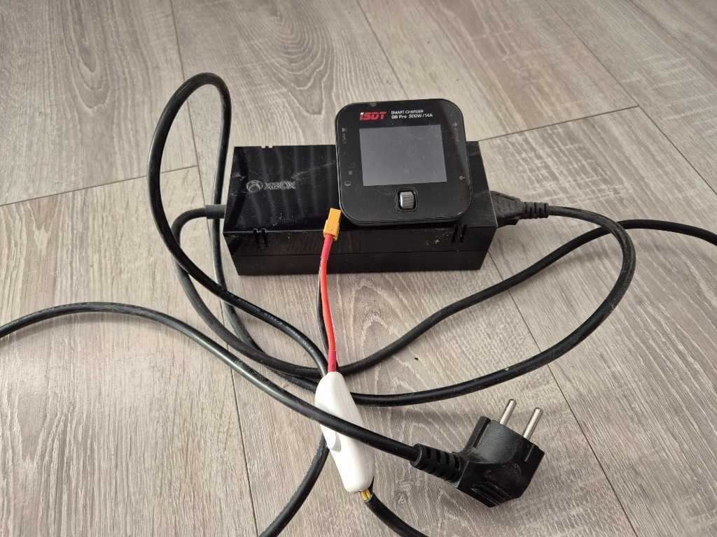2 drony FPV i 13 pakietów LIPO + Aparatura + Akcesoria