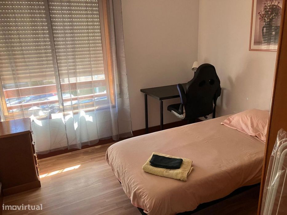 685709 - Sunny and bright single room, next to...