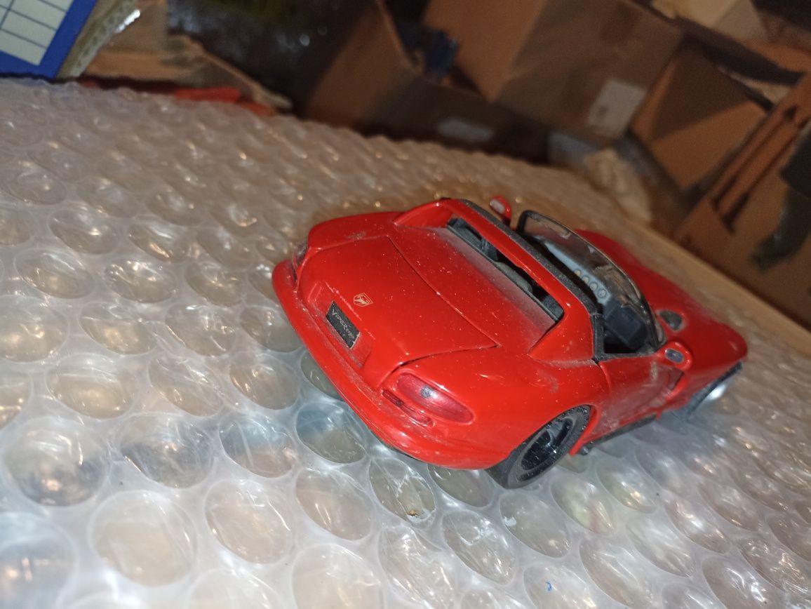 Model kultowego samochodu Dodge Viper  Majsto 1:24