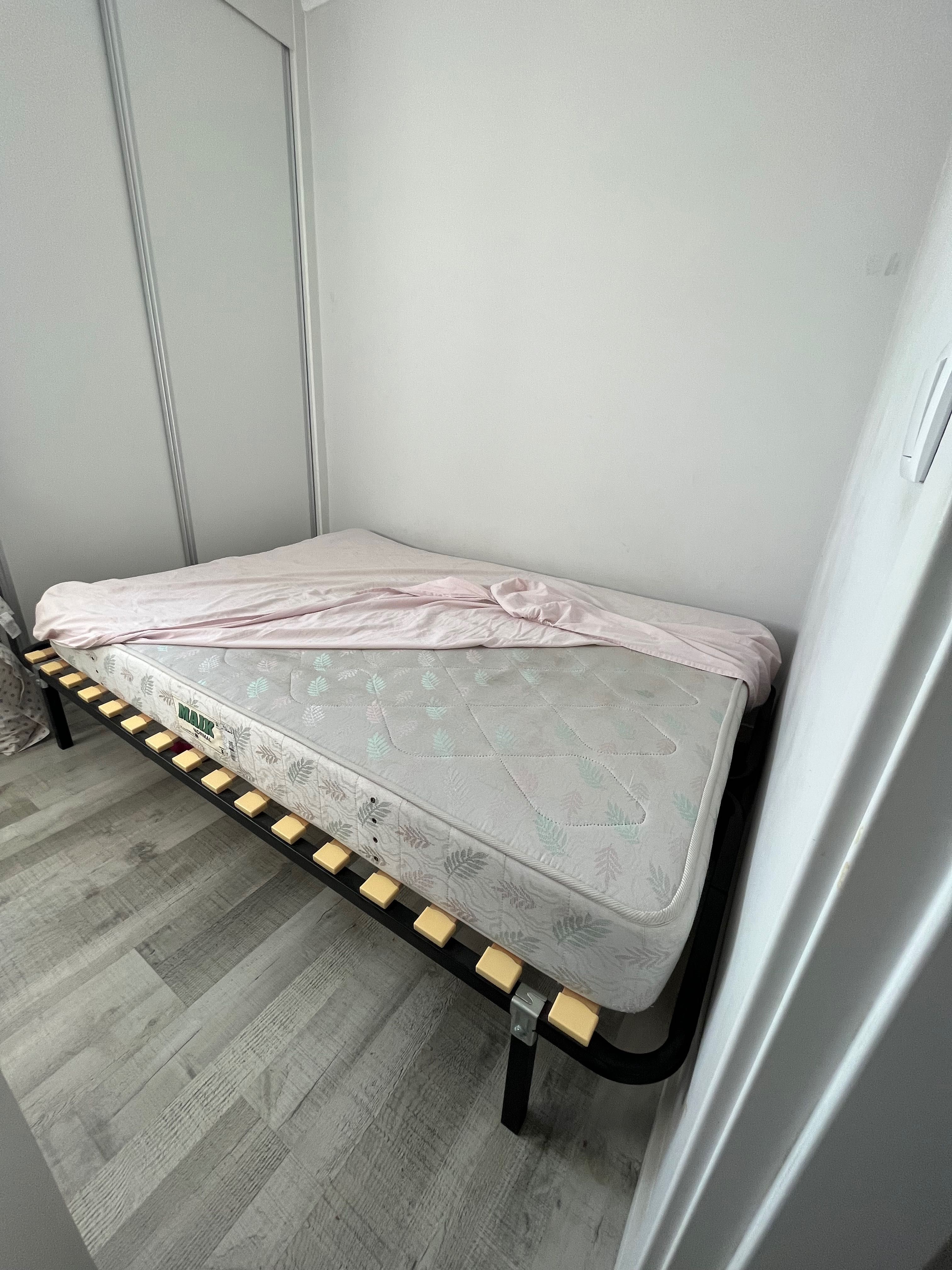 Combo cama + colchão seminovos – Retirada imediata no Barreiro