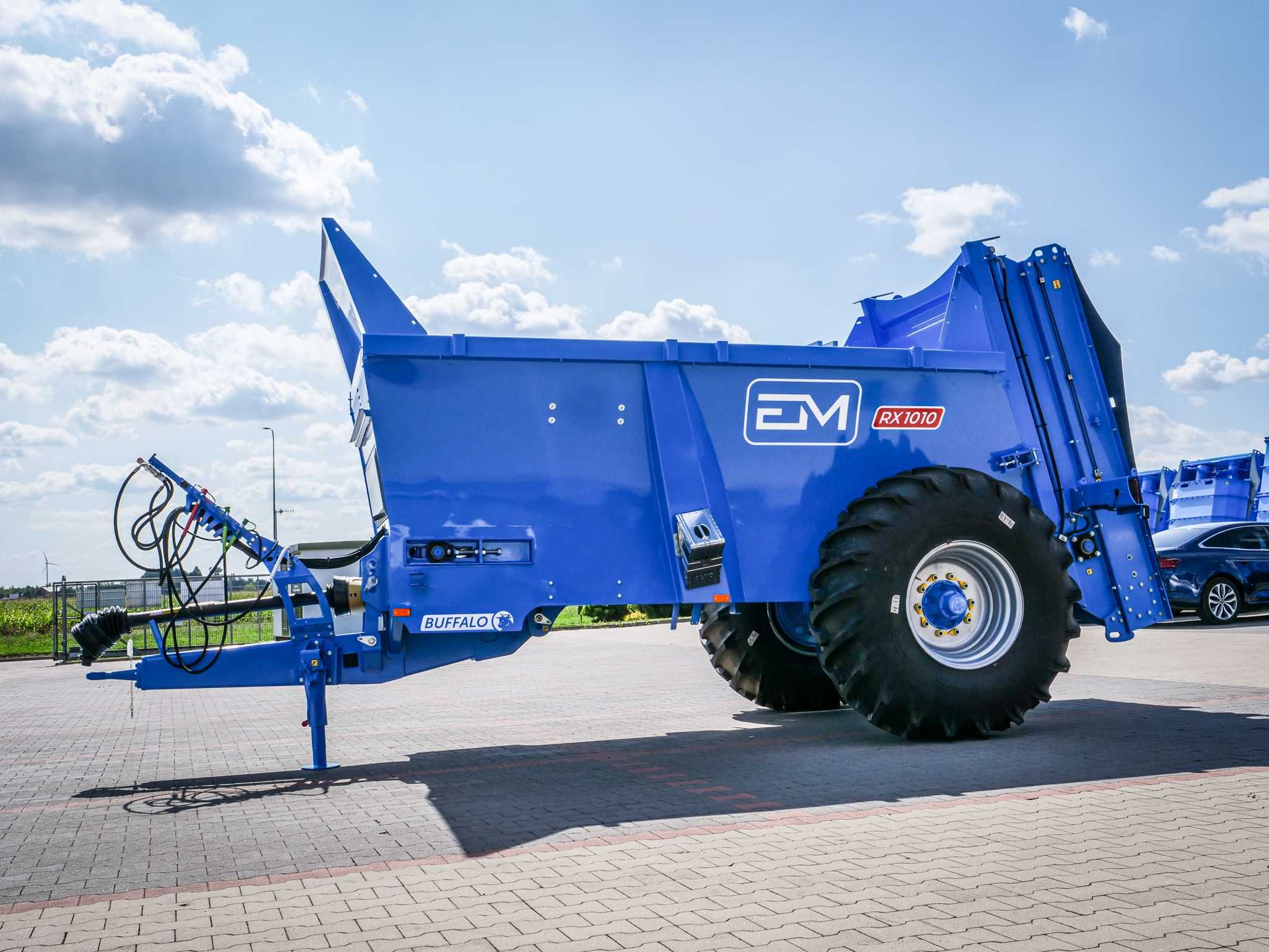Rozrzutnik obornika EUROMILK Buffalo RX 1010 10,4 m3