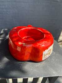 Czerwony ceramiczny świecznik tealight
