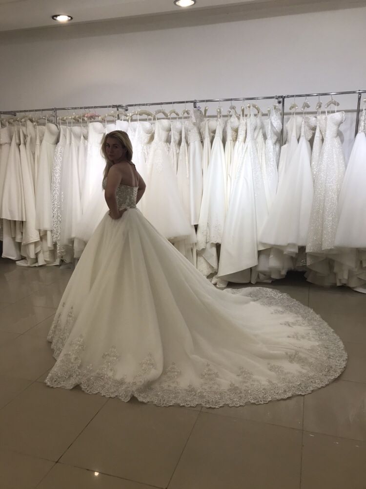 Продам шикарное Свадебное платье