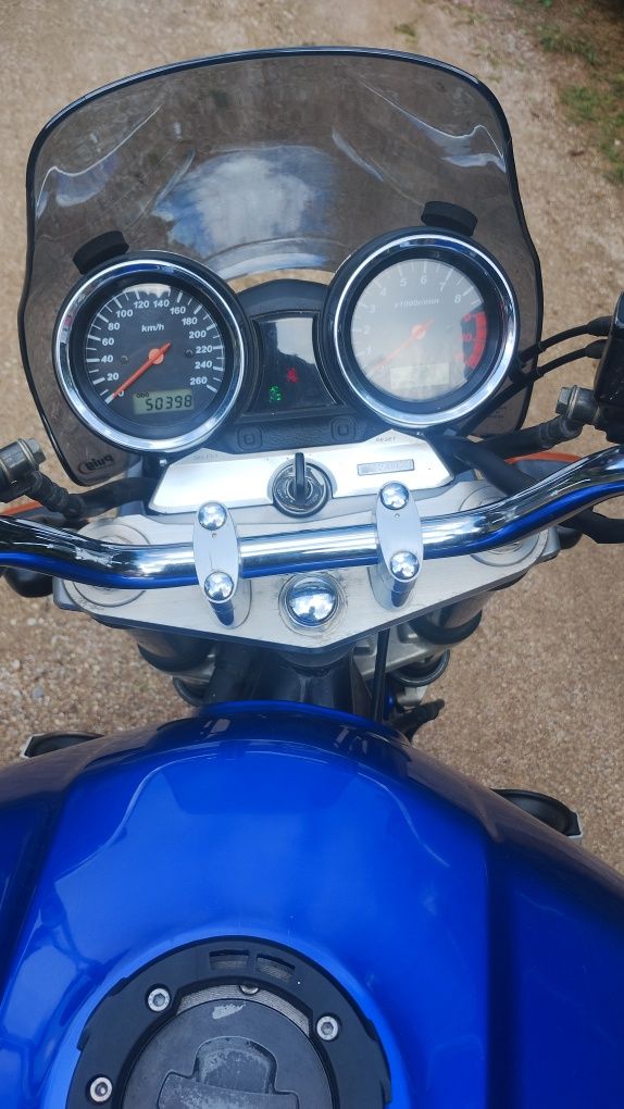 Motocykl Suzuki gsx 1400