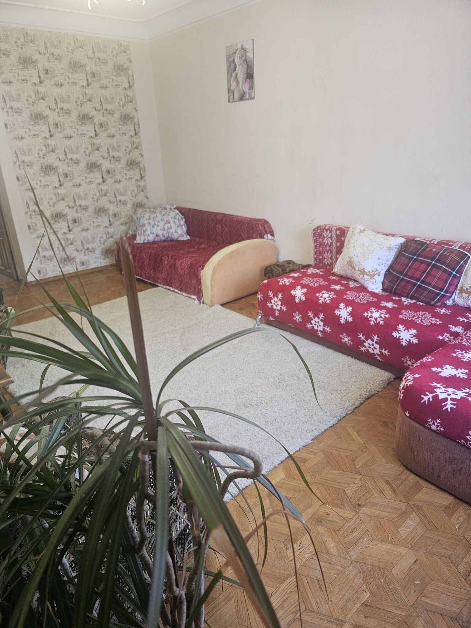 СДАМ ПОСУТОЧНО2к.в центре в парке Бабаева