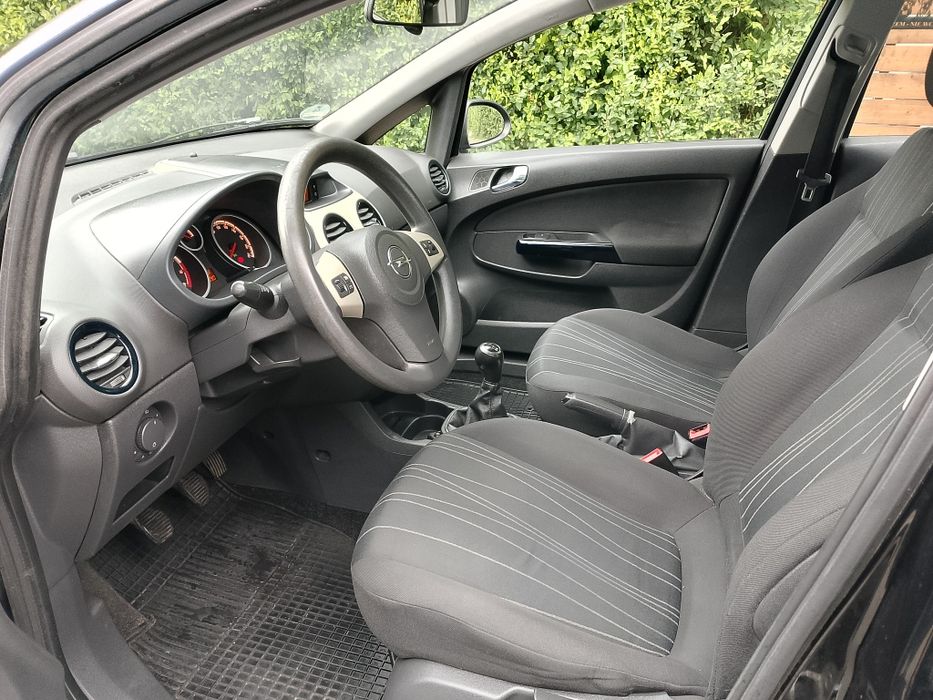 Opel Corsa D 1.4 Klima Serwis Czarna 5 drzwi