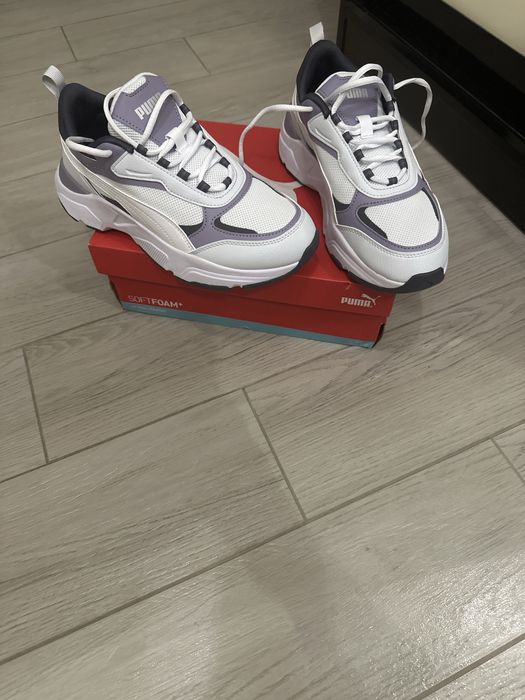 Нові кросівки Puma