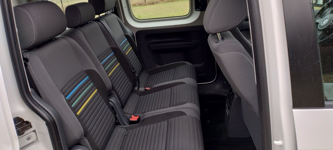 VW caddy 3 lift 1,6tdi klima grzane fotele