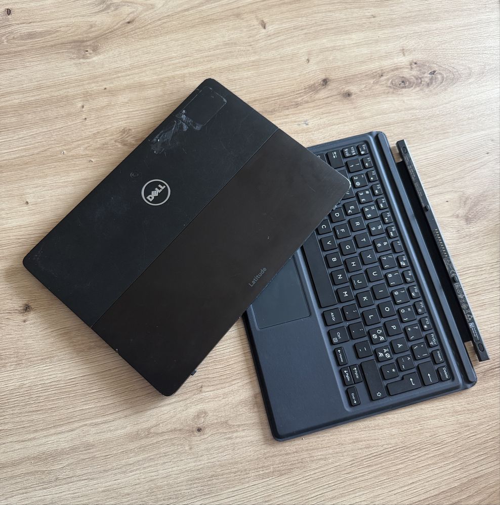 Dotykowy Dell Latitude 5285 2-in-1 i5-7200U 8/256GB SSD + Klawiatura