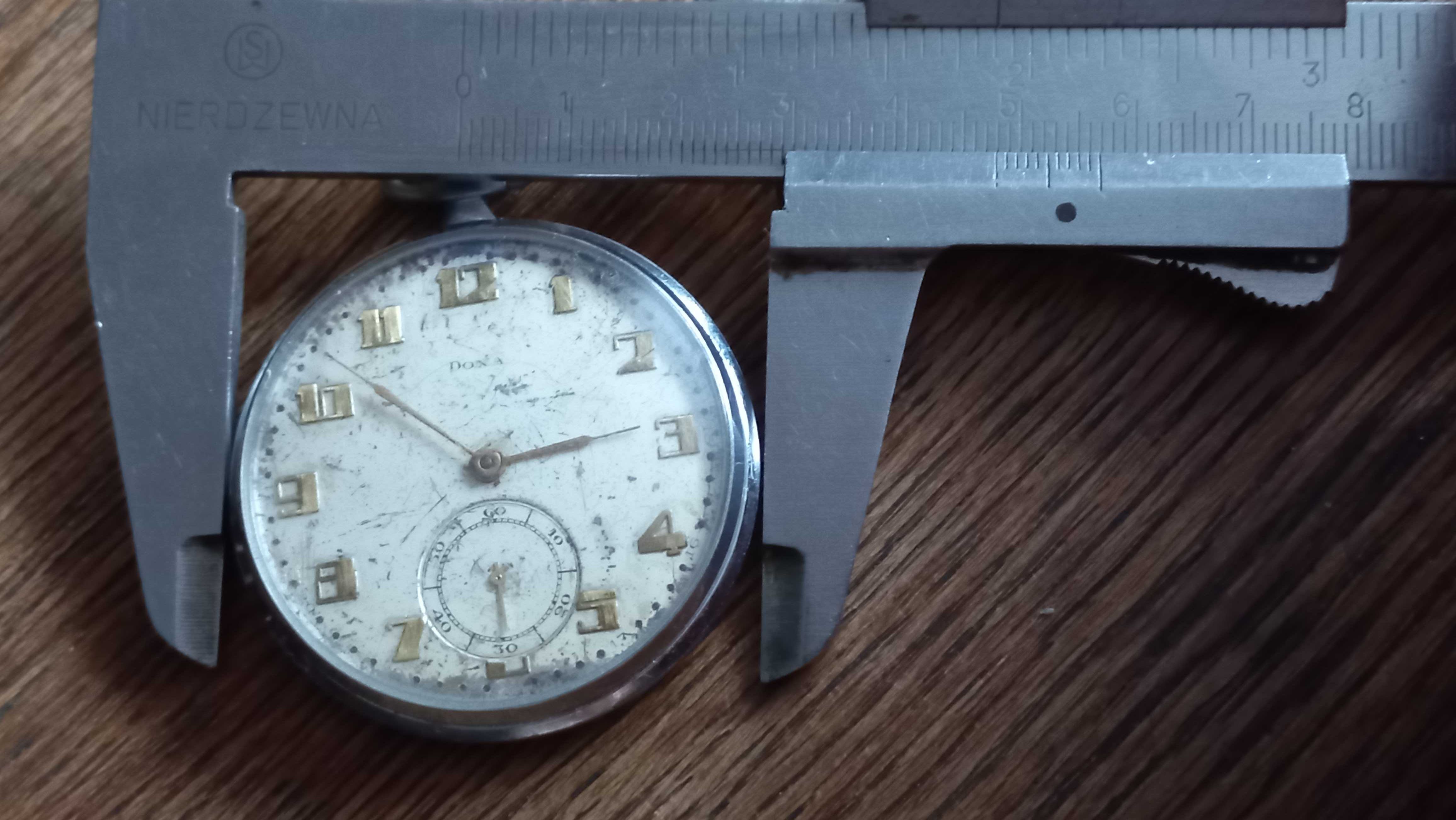 Sprzedam sprawny zegarek kieszonkowy Doxa Locle z 1923r z etui