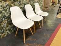 Super Oferta: Conjunto de 3 Cadeiras Brancas Sklum - Preço Imperdível!
