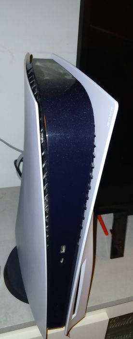 Vemdo PS 5 + 1 comando  muito pouco utilizada