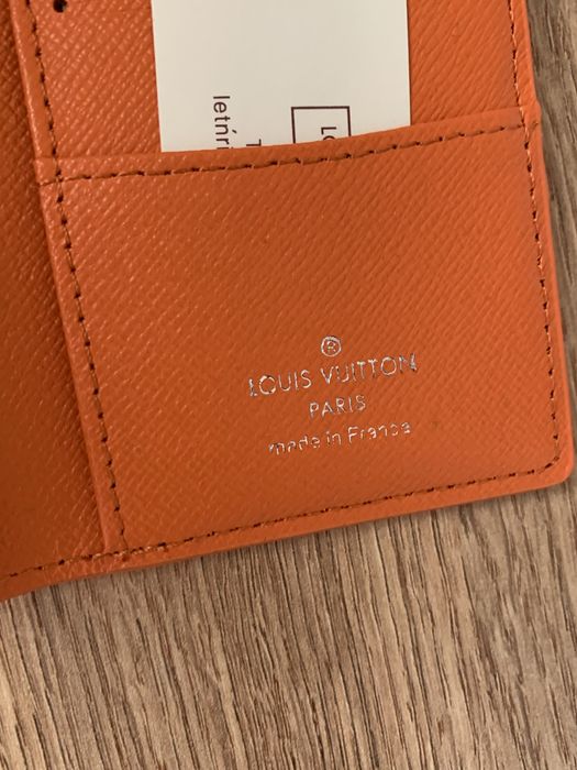 Гаманці Louis Vuitton в двох кольорах